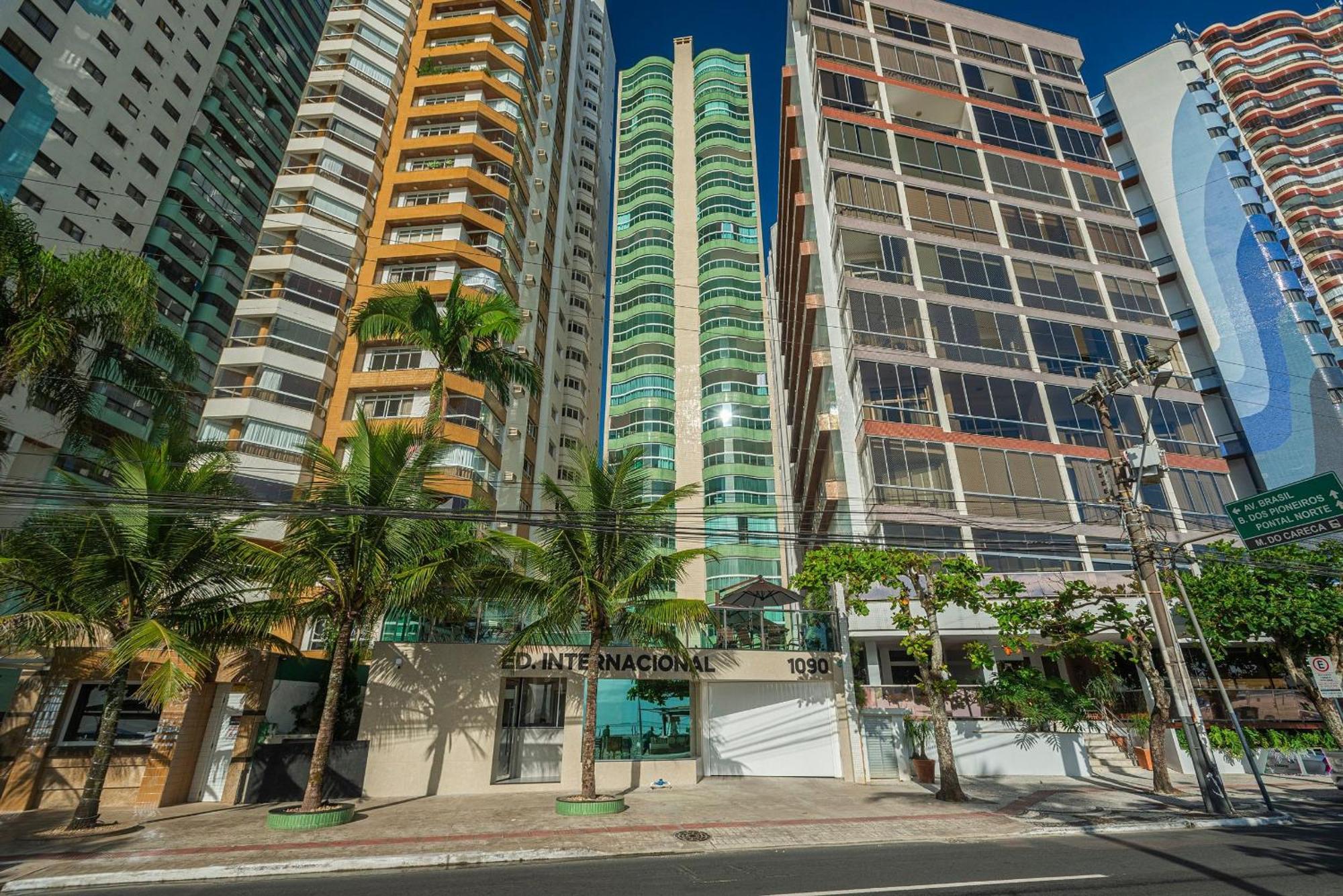 Itnc013 - Avenida Atlantica | Amplo Ape Com 3q+3wc * Balneario Camboriu
